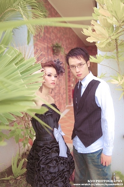 【外拍】敲碗敲很久的婚紗照，千呼萬喚始出來