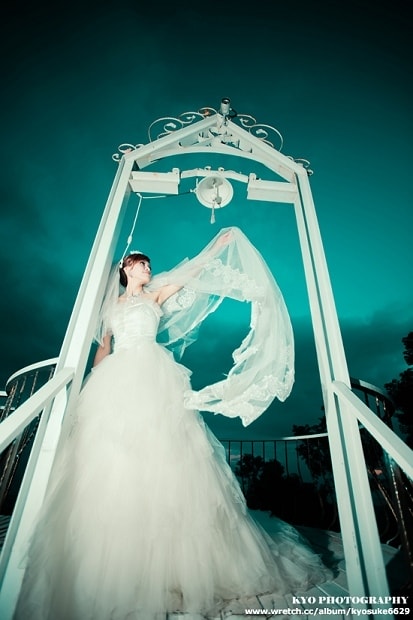 【外拍】敲碗敲很久的婚紗照，千呼萬喚始出來