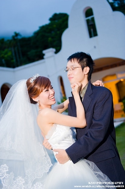 【外拍】敲碗敲很久的婚紗照，千呼萬喚始出來