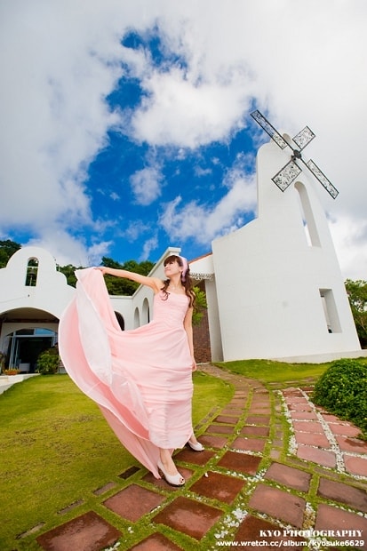 【外拍】敲碗敲很久的婚紗照，千呼萬喚始出來