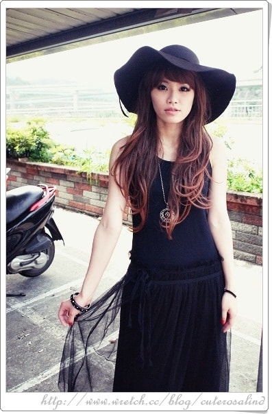 【穿搭】PLAY。黑色網紗長洋裝的19種LOOK♫ - 第5張圖 【穿搭】PLAY。黑色網紗長洋裝的19種LOOK♫