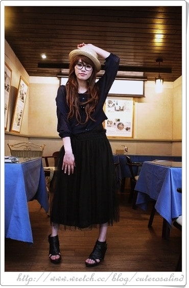 【穿搭】PLAY。黑色網紗長洋裝的19種LOOK♫