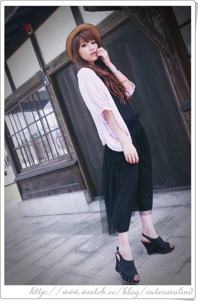 【穿搭】PLAY。黑色網紗長洋裝的19種LOOK♫ - 第29張圖 【穿搭】PLAY。黑色網紗長洋裝的19種LOOK♫