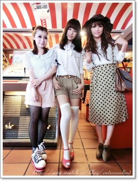【逛街】復古女孩聚會in可樂森林+又去娃娃店裡玩耍了XD