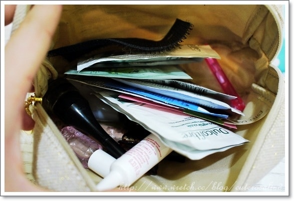 【分享】陪著我東奔西跑的小粉紅行李箱。內容大揭祕❤ - 第18張圖 【分享】陪著我東奔西跑的小粉紅行李箱。內容大揭祕❤