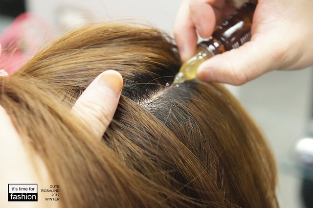 【髮型】情侶一起來變髮。老逼亞麻綠和我的藍紫挑染新髮型❤