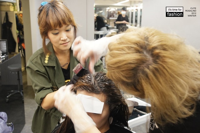 【髮型】情侶一起來變髮。老逼亞麻綠和我的藍紫挑染新髮型❤