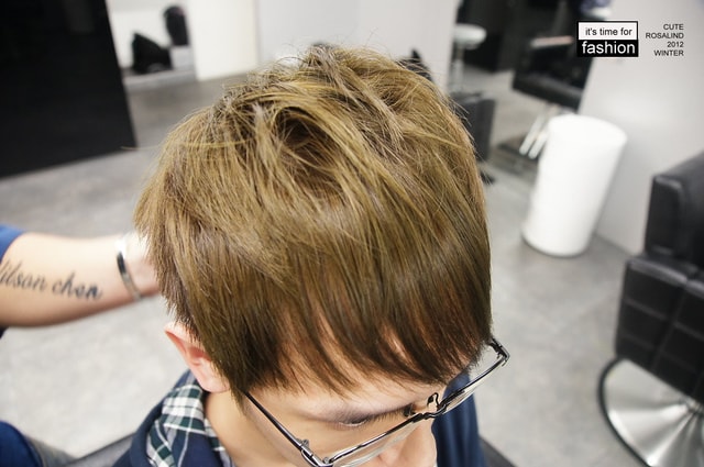 【髮型】情侶一起來變髮。老逼亞麻綠和我的藍紫挑染新髮型❤