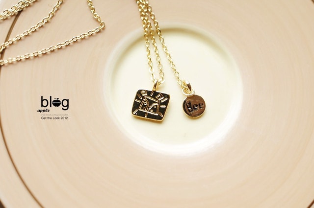 【飾品】愛上了鎖骨鍊的精緻。好有質感的方頭獅手作項鍊組合❤