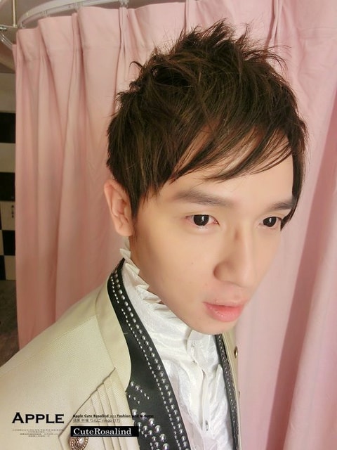 【花絮】這次來到MAGIC’S。一樣是大變身的婚紗照和沙龍照❤