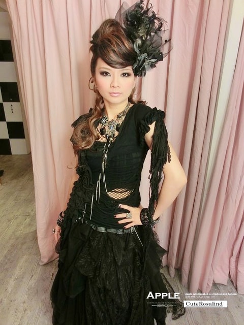 【花絮】這次來到MAGIC’S。一樣是大變身的婚紗照和沙龍照❤