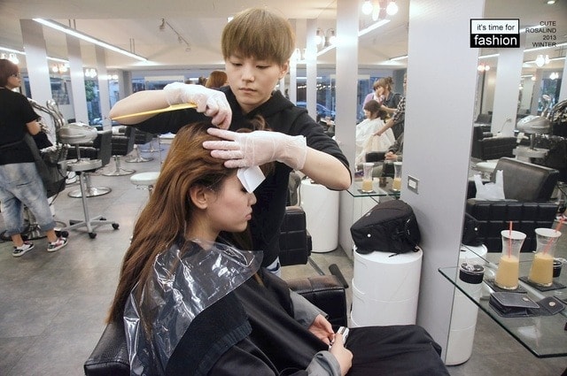 【髮型】灰棕底MIX紅色片染。立馬變身低調個性女孩❤