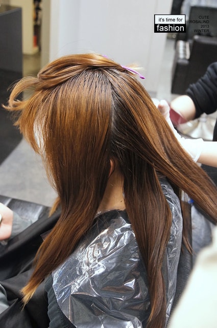 【髮型】灰棕底MIX紅色片染。立馬變身低調個性女孩❤