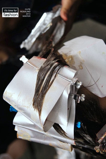 【髮型】灰棕底MIX紅色片染。立馬變身低調個性女孩❤