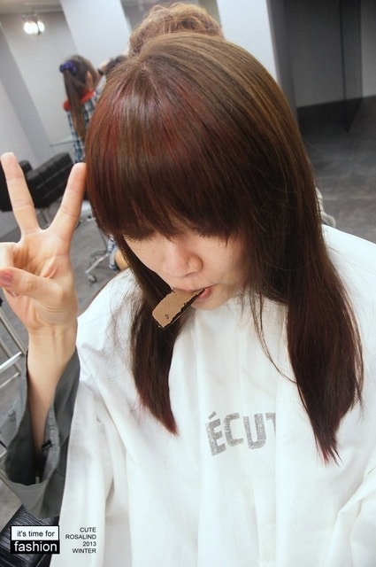 【髮型】灰棕底MIX紅色片染。立馬變身低調個性女孩❤