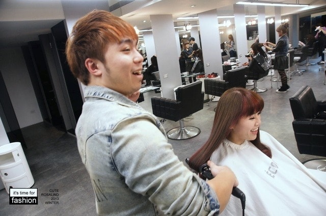 【髮型】灰棕底MIX紅色片染。立馬變身低調個性女孩❤