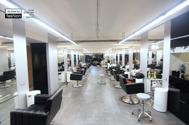 【髮型】灰棕底MIX紅色片染。立馬變身低調個性女孩❤