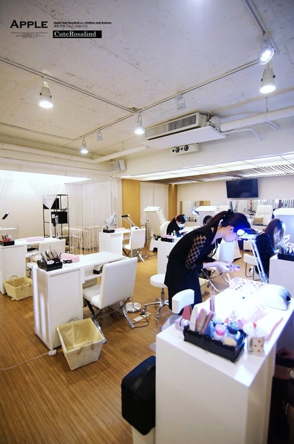 【花絮】還是想要美美的出國。行前的光療指甲以及護髮總整理❤