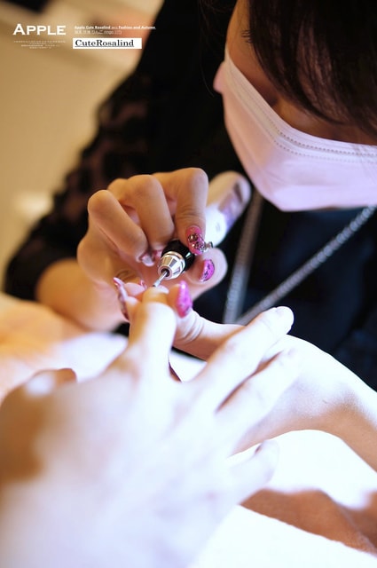 【花絮】還是想要美美的出國。行前的光療指甲以及護髮總整理❤