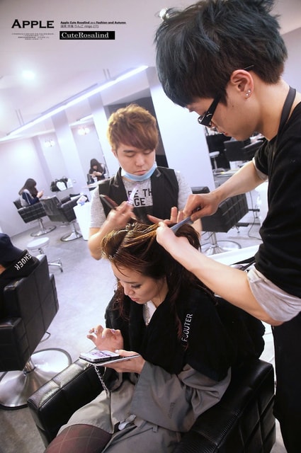 【花絮】還是想要美美的出國。行前的光療指甲以及護髮總整理❤