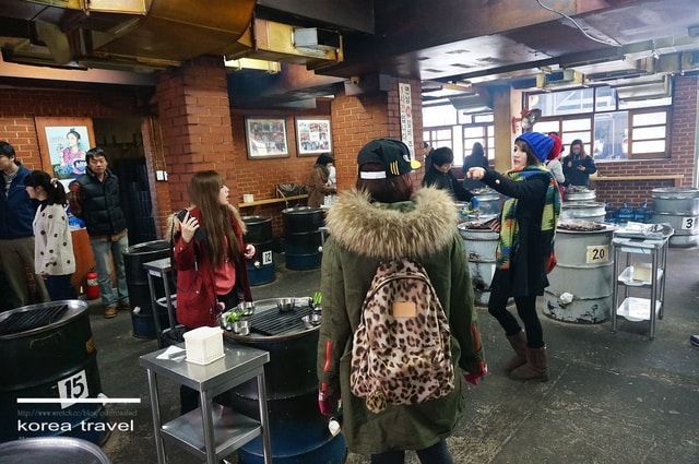 【旅遊】韓國遊記DAY5. 站著吃烤肉、南山首爾塔、明洞吃部隊鍋❤