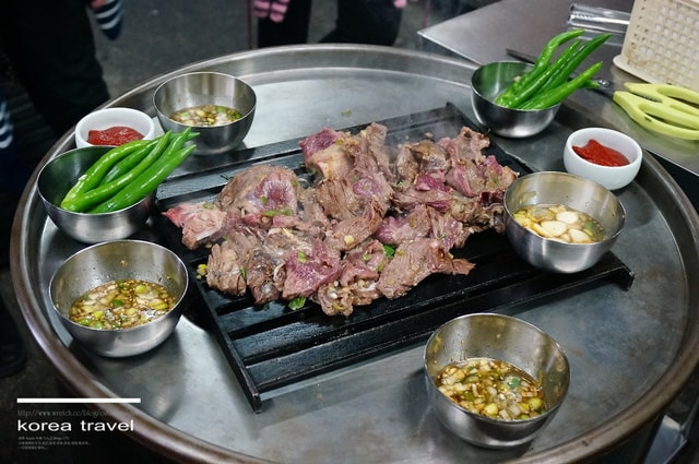 【旅遊】韓國遊記DAY5. 站著吃烤肉、南山首爾塔、明洞吃部隊鍋❤