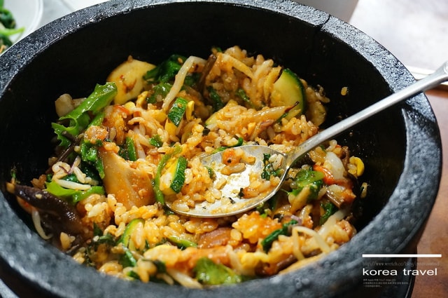 【旅遊】韓國遊記DAY5. 站著吃烤肉、南山首爾塔、明洞吃部隊鍋❤