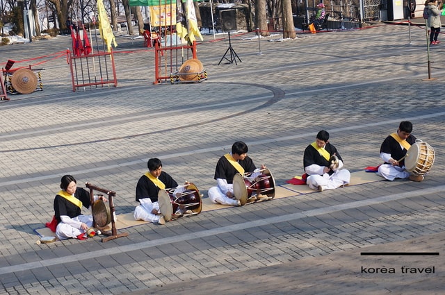 【旅遊】韓國遊記DAY5. 站著吃烤肉、南山首爾塔、明洞吃部隊鍋❤