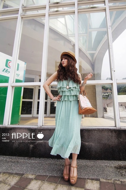 【穿搭】擺脫厚重感。粉嫩色系之10套春天穿搭分享❤