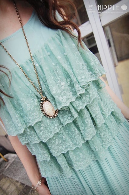 【穿搭】擺脫厚重感。粉嫩色系之10套春天穿搭分享❤