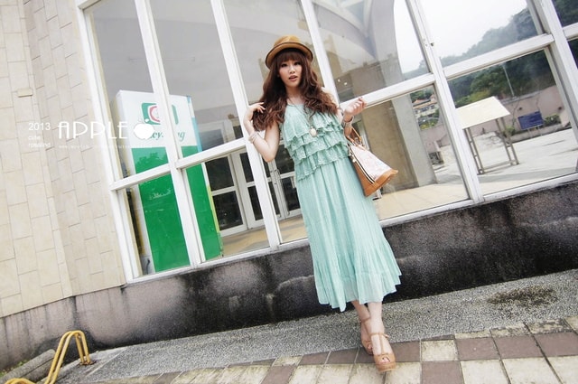 【穿搭】擺脫厚重感。粉嫩色系之10套春天穿搭分享❤