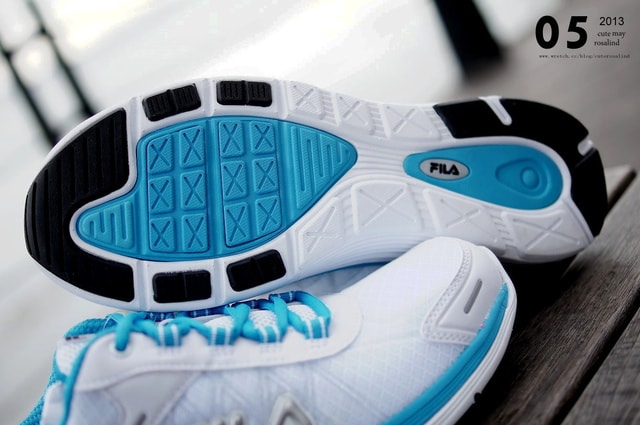 【穿搭】小情侶的運動走跳好夥伴。FILA秒速系列慢跑球鞋❤
