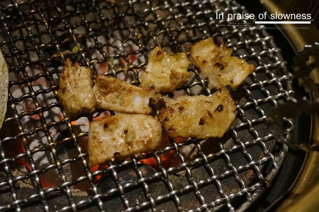 【食記】。操縱牛肉的神秘體驗。老乾杯燒肉❤