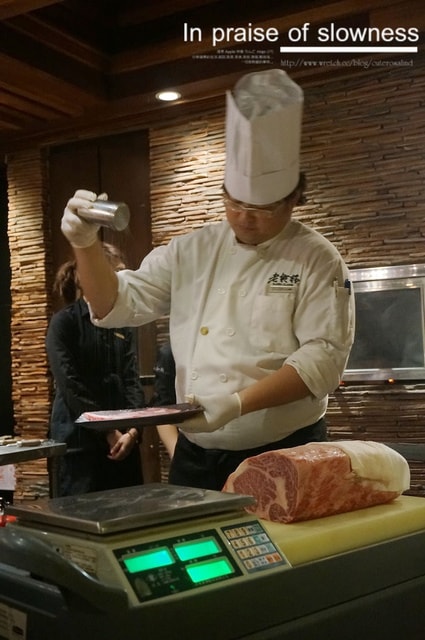 【食記】。操縱牛肉的神秘體驗。老乾杯燒肉❤