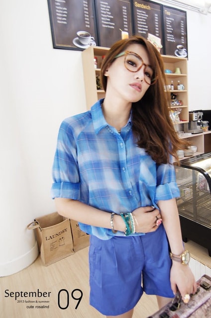 【穿搭】涼涼天氣穿上格紋襯衫剛好。初秋的襯衫七變化穿搭❤