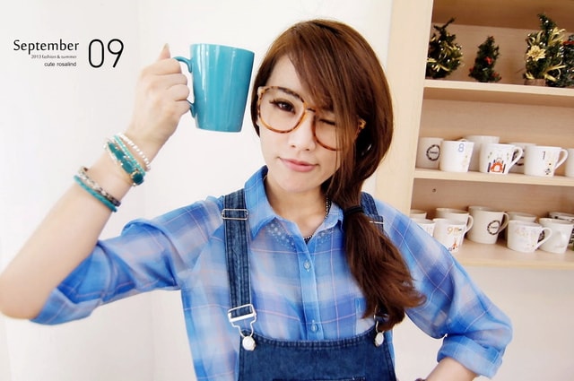 【穿搭】涼涼天氣穿上格紋襯衫剛好。初秋的襯衫七變化穿搭❤