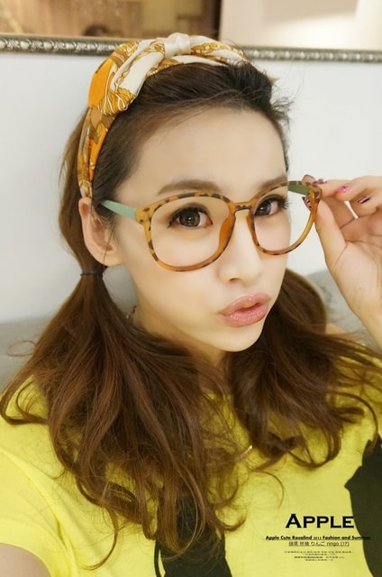 【穿搭】UME UNIQUE。簡單TOMS穿搭+髮帶、自動捲髮器使用分享❤