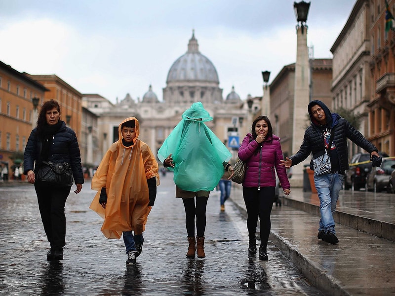 【逼先生專欄】《完全防搶手冊》義大利行前必讀防搶要點 - 第6張圖 the-10-countries-with-notoriously-bad-tourists