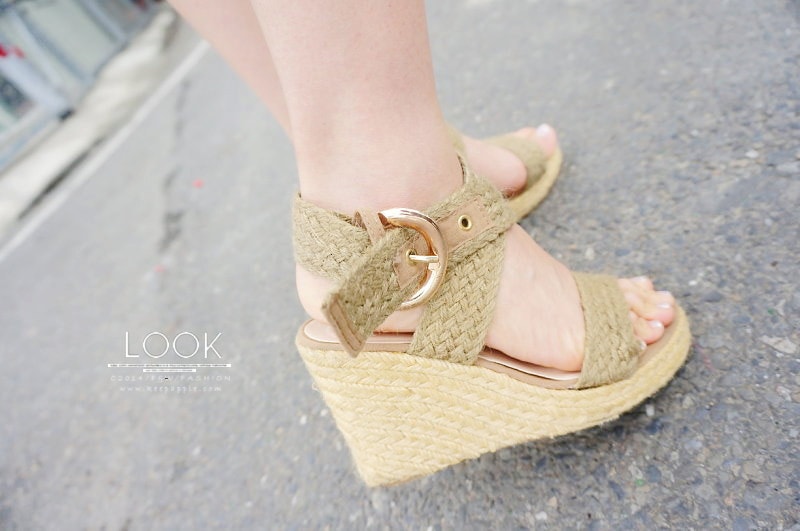 【穿搭】天氣漸漸回暖了。來個初春四套花漾穿搭LOOK - 第12張圖 DSC01675