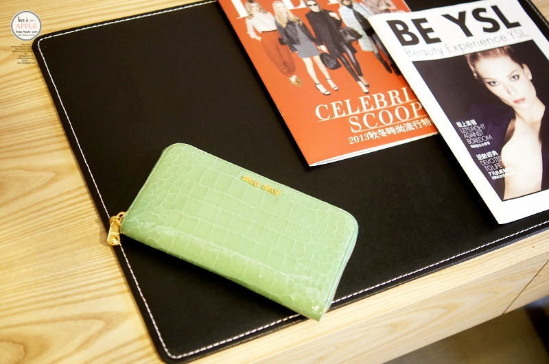 【敗家】義大利OUTLET戰利品。薄荷綠miu miu漆皮壓鱷紋拉鍊長夾 - 第13張圖 DSC08985