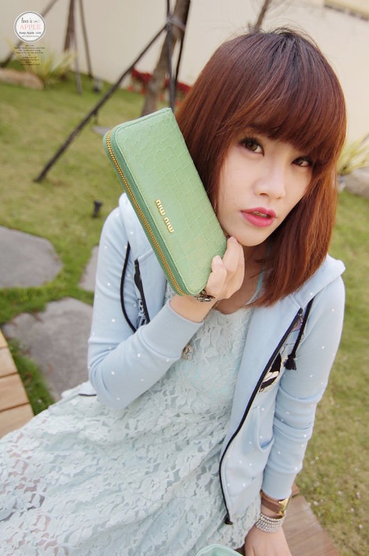 【敗家】義大利OUTLET戰利品。薄荷綠miu miu漆皮壓鱷紋拉鍊長夾 - 第29張圖 DSC08433