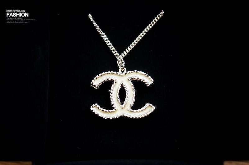 【敗家】威尼斯的戰利品。經典款小香水鑽長墜鏈&一日小穿搭 - 第10張圖 DSC07877