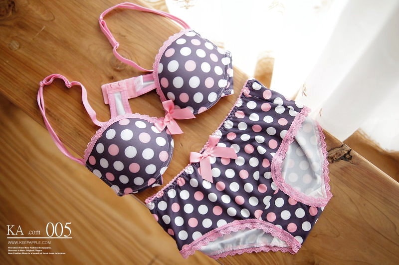 【穿搭】夏天來了換成繽紛款內衣,FAVE四套內衣和一套運動服分享❤ - 第20張圖 DSC05657