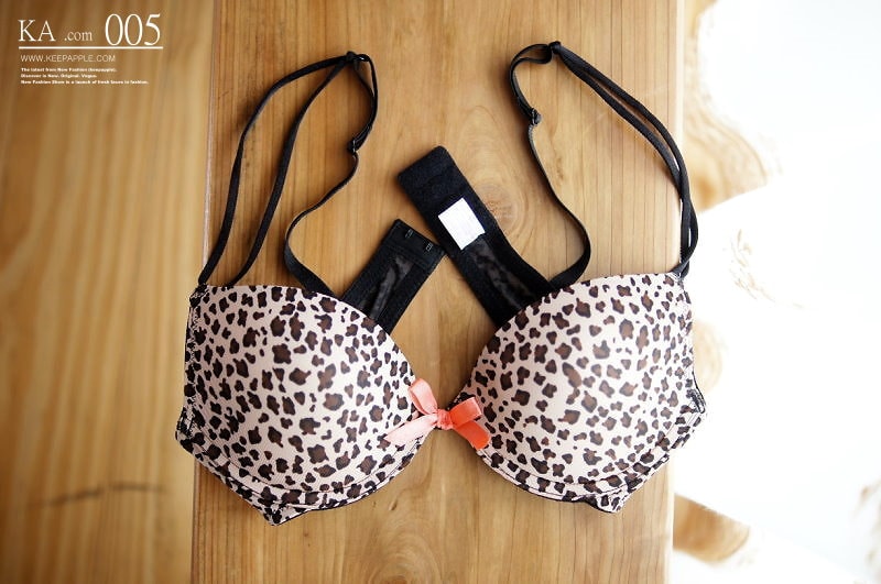 【穿搭】夏天來了換成繽紛款內衣,FAVE四套內衣和一套運動服分享❤ - 第45張圖 DSC05695