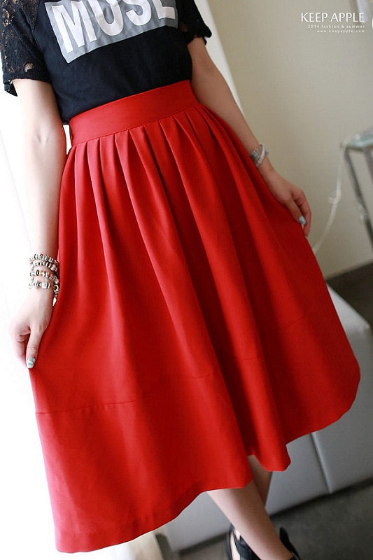 【穿搭】及膝長度傘擺裙大BOOM。我的12件圓裙蒐藏穿搭分享 - 第10張圖 IMG_3248