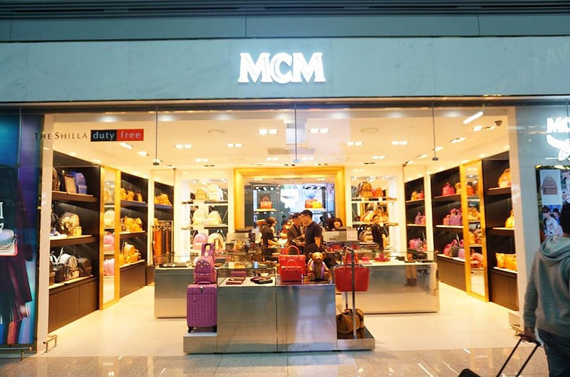 10728856_955449541149849_1226317285_n