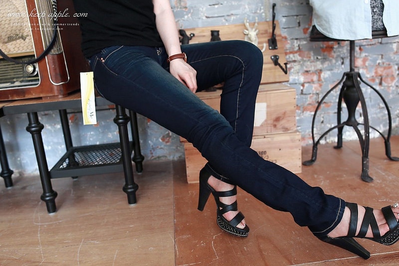 【穿搭】Denim永遠的穿搭好夥伴。三件經典品味牛仔褲穿搭 - 第26張圖 IMG_7496