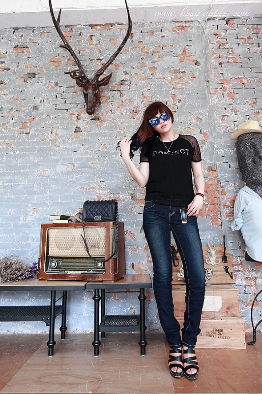 【穿搭】Denim永遠的穿搭好夥伴。三件經典品味牛仔褲穿搭 - 第29張圖 IMG_7504