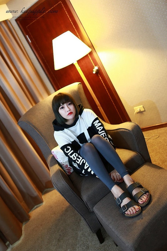 【穿搭】緊緻有型。Bast芭絲媞纖柔極塑美腿襪X我的秋冬五套褲襪LOOK - 第46張圖 IMG_9392