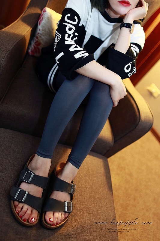 【穿搭】緊緻有型。Bast芭絲媞纖柔極塑美腿襪X我的秋冬五套褲襪LOOK - 第47張圖 IMG_9394